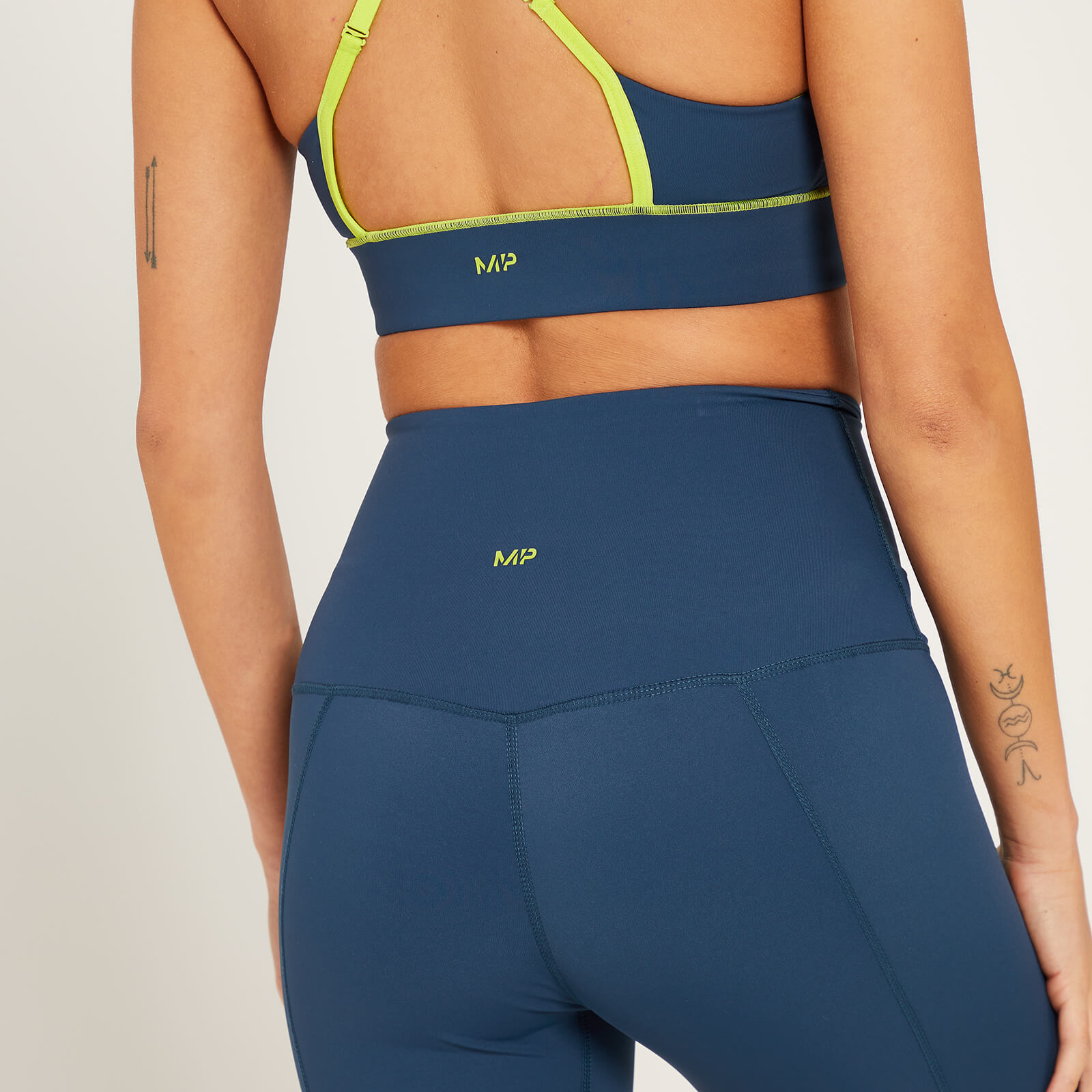 Brassière de sport réversible MP Adapt pour femmes – Bleu poudré/Citron vert fluo