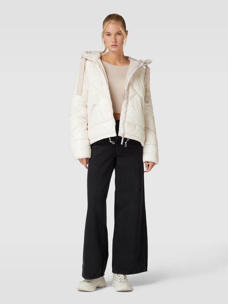 Steppjacke mit Reißverschlusstaschen in offwhite