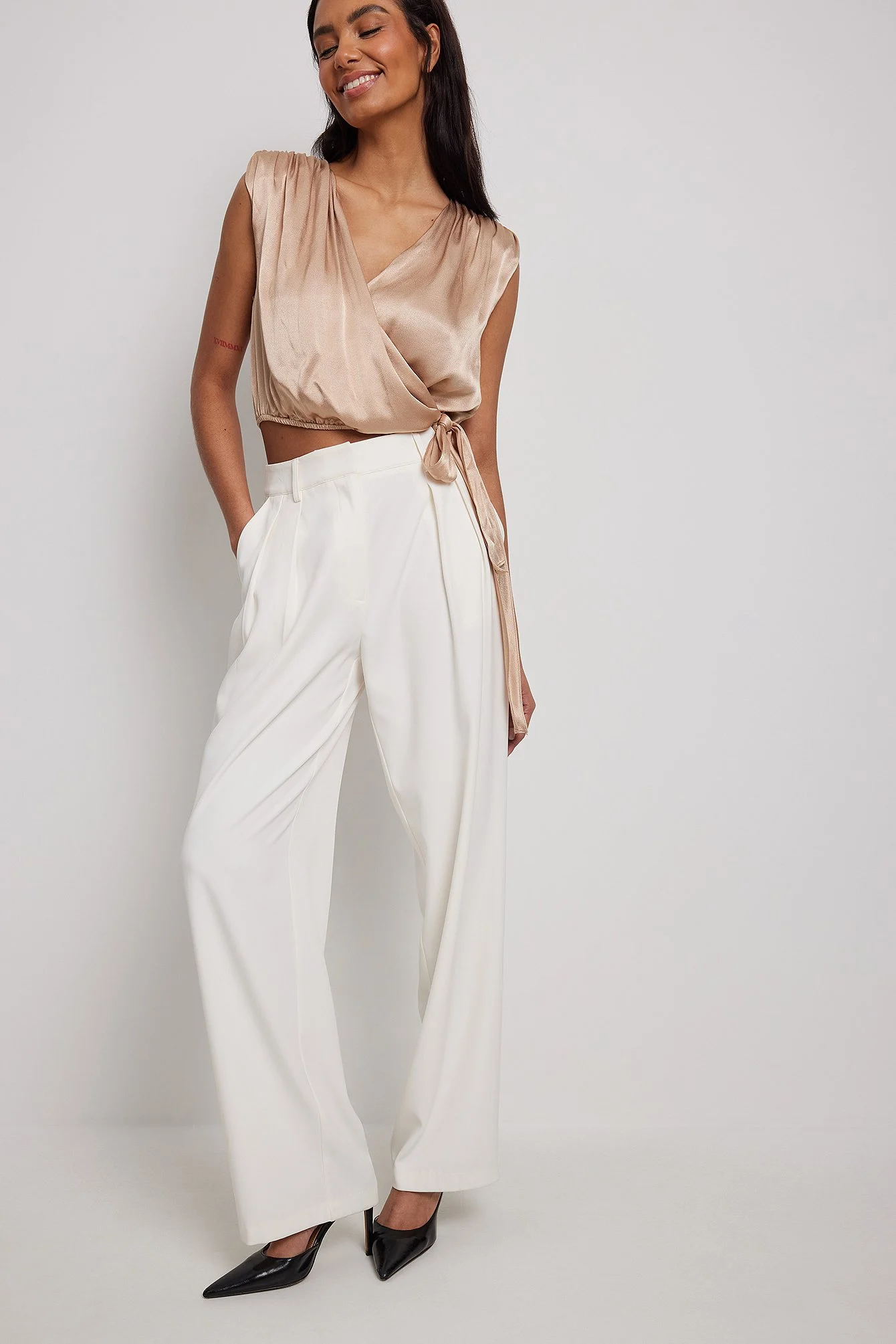 Satin-Top mit drapierter Front