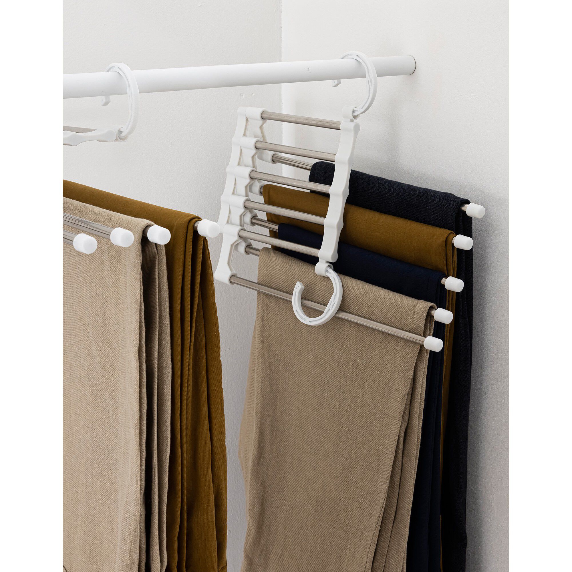 Cintre gain de place spécial pantalons