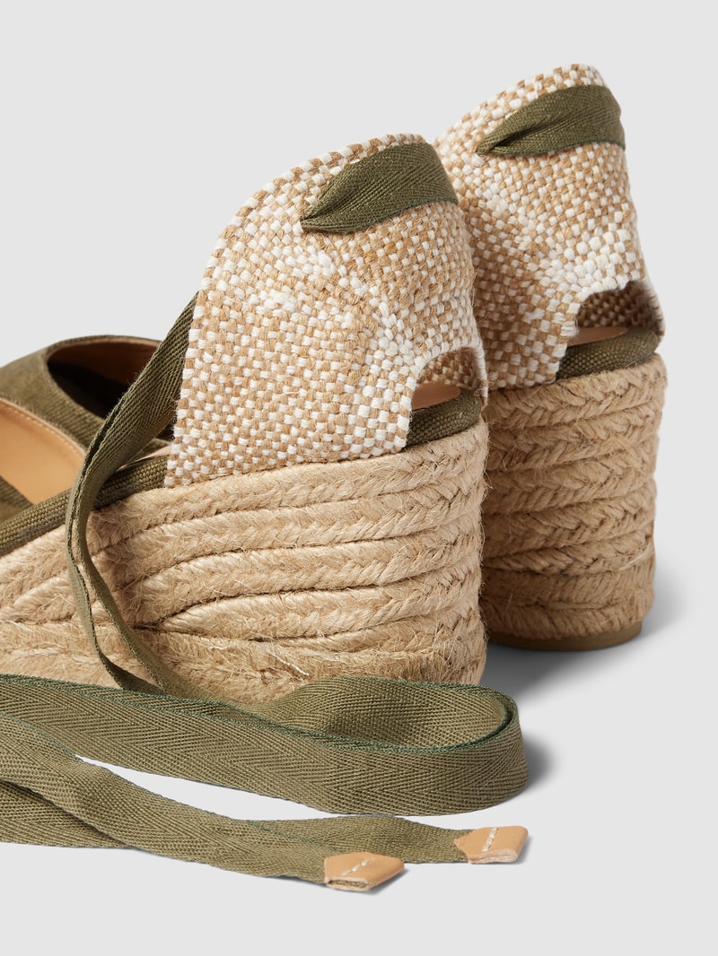 Wedges mit Schnürverschluss Modell 'CARINA' in olivgrün