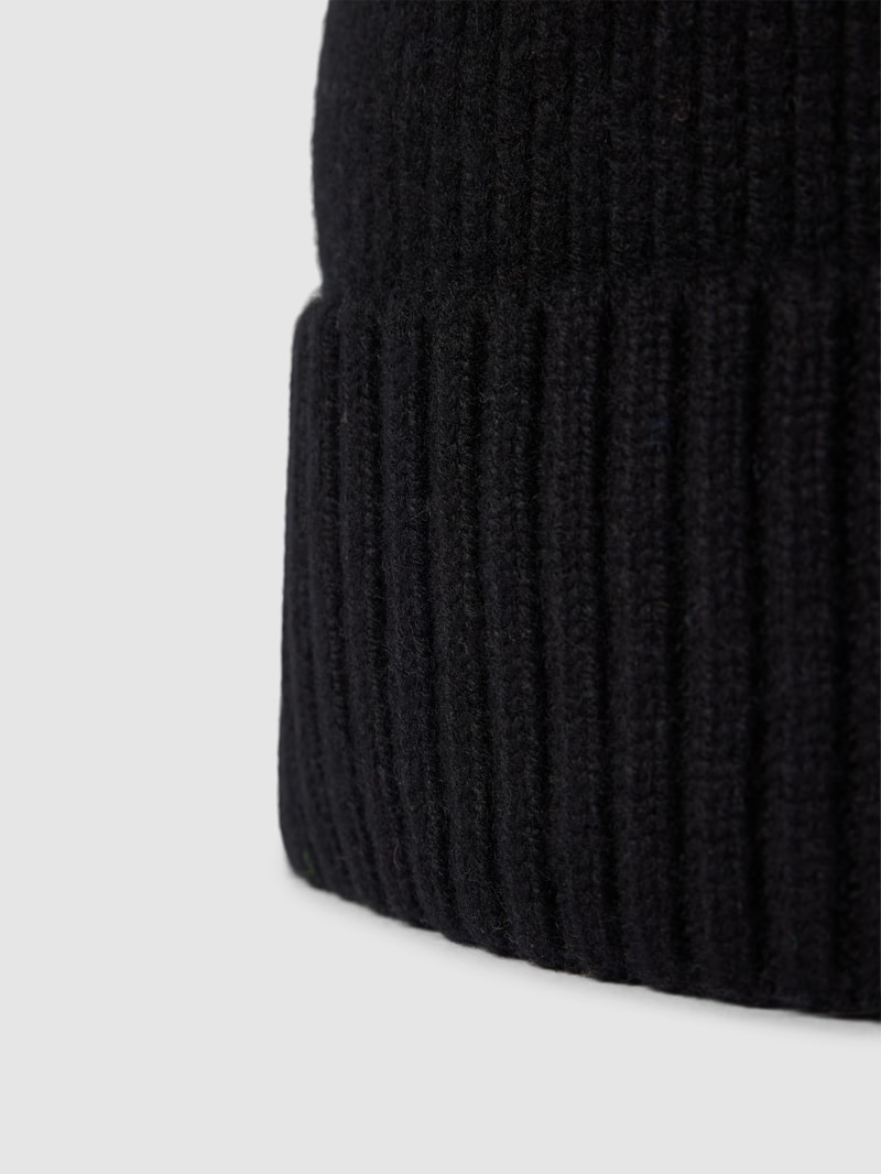 Beanie mit Kaschmir-Anteil in schwarz