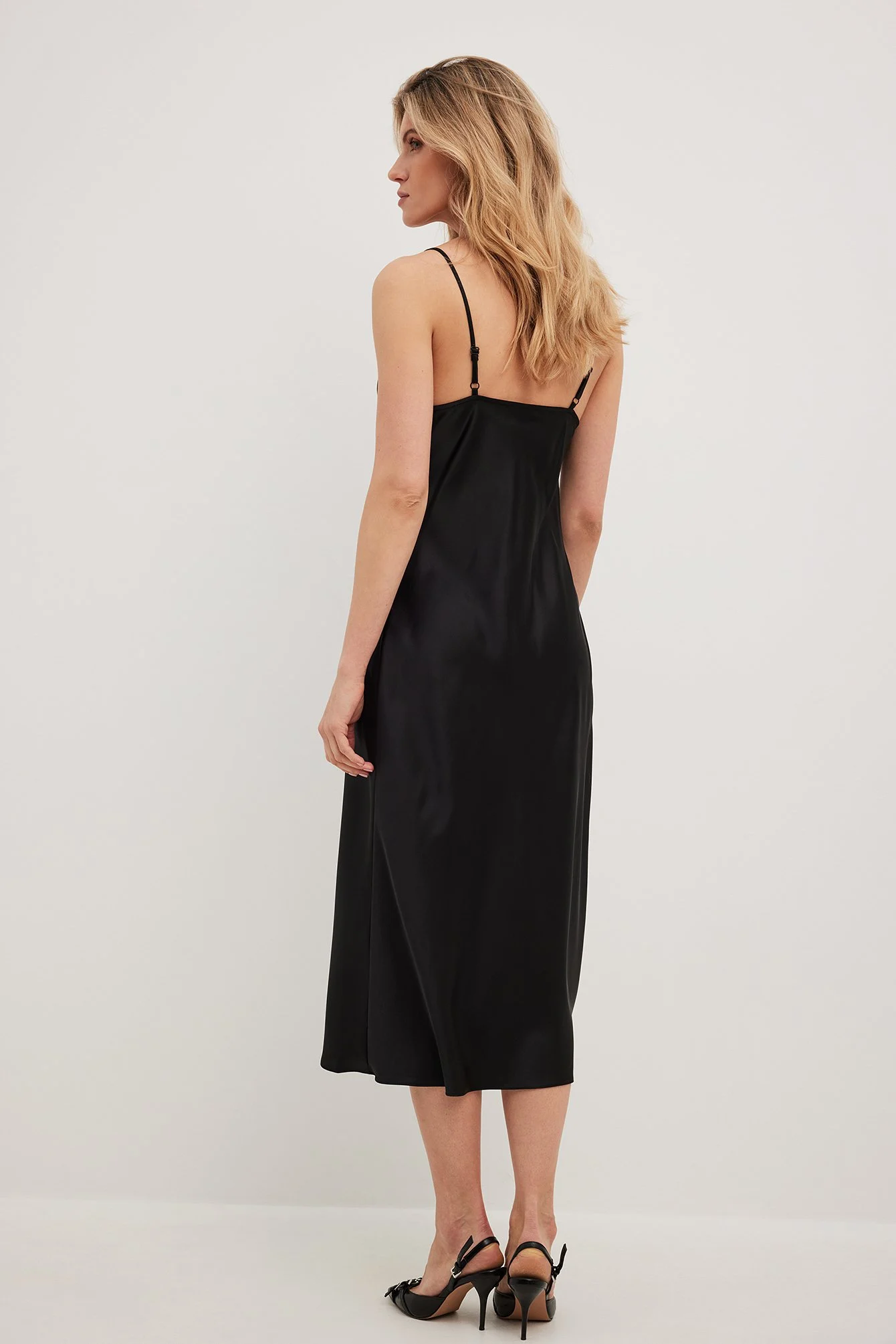 Satin-Midi-Kleid