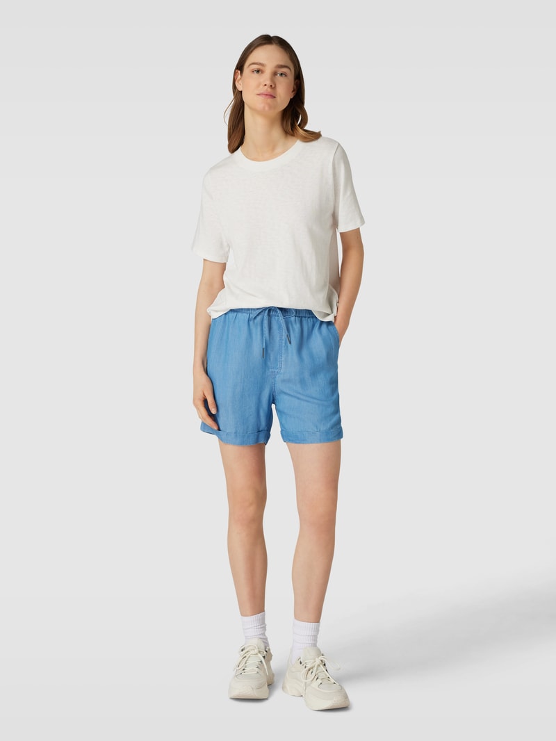 Jeansshorts mit fixierten Beinumschlägen in jeans