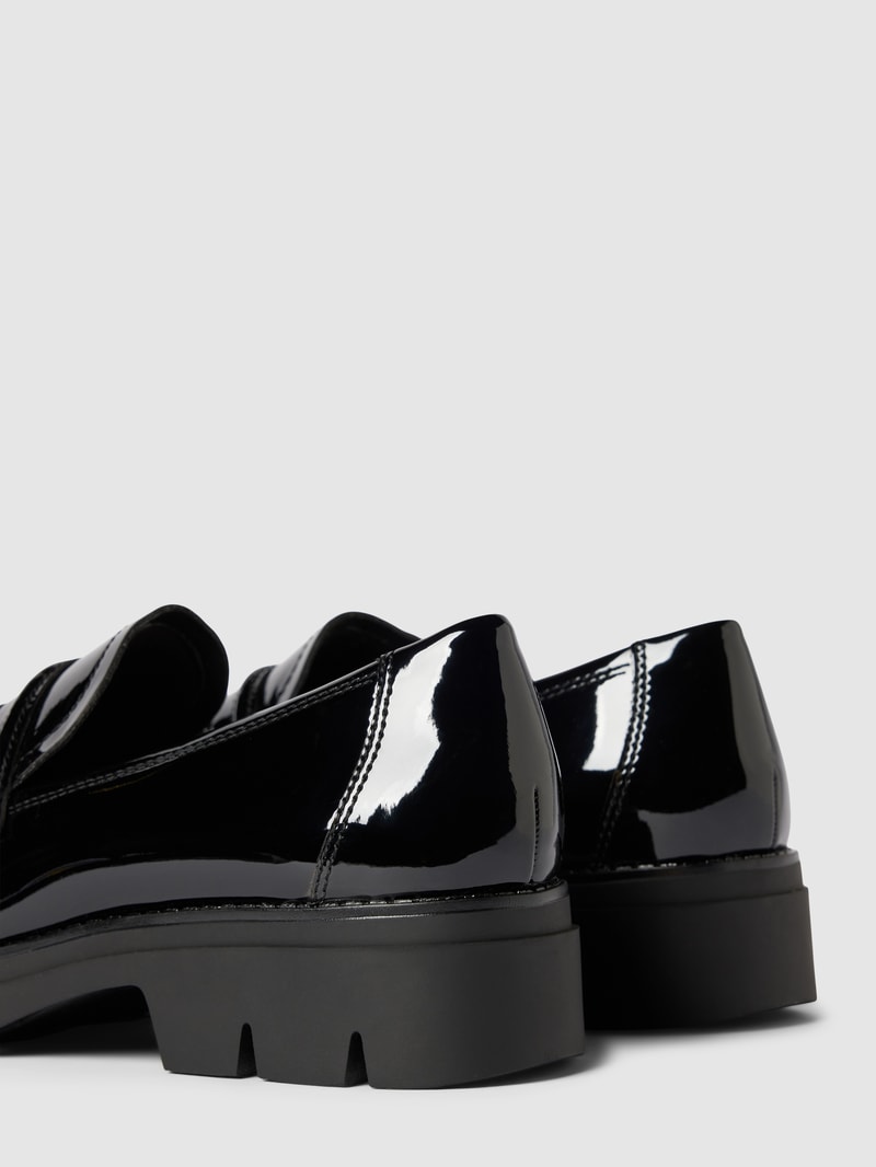 Penny-Loafer in Lack-Optik in schwarz