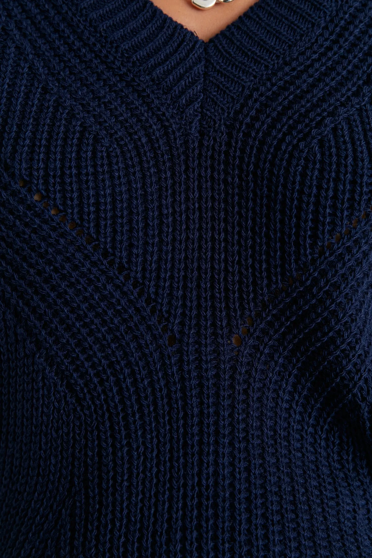 Trendyol Collection  Marineblauer Strickpullover mit Lochmuster TWOAW21KZ0690