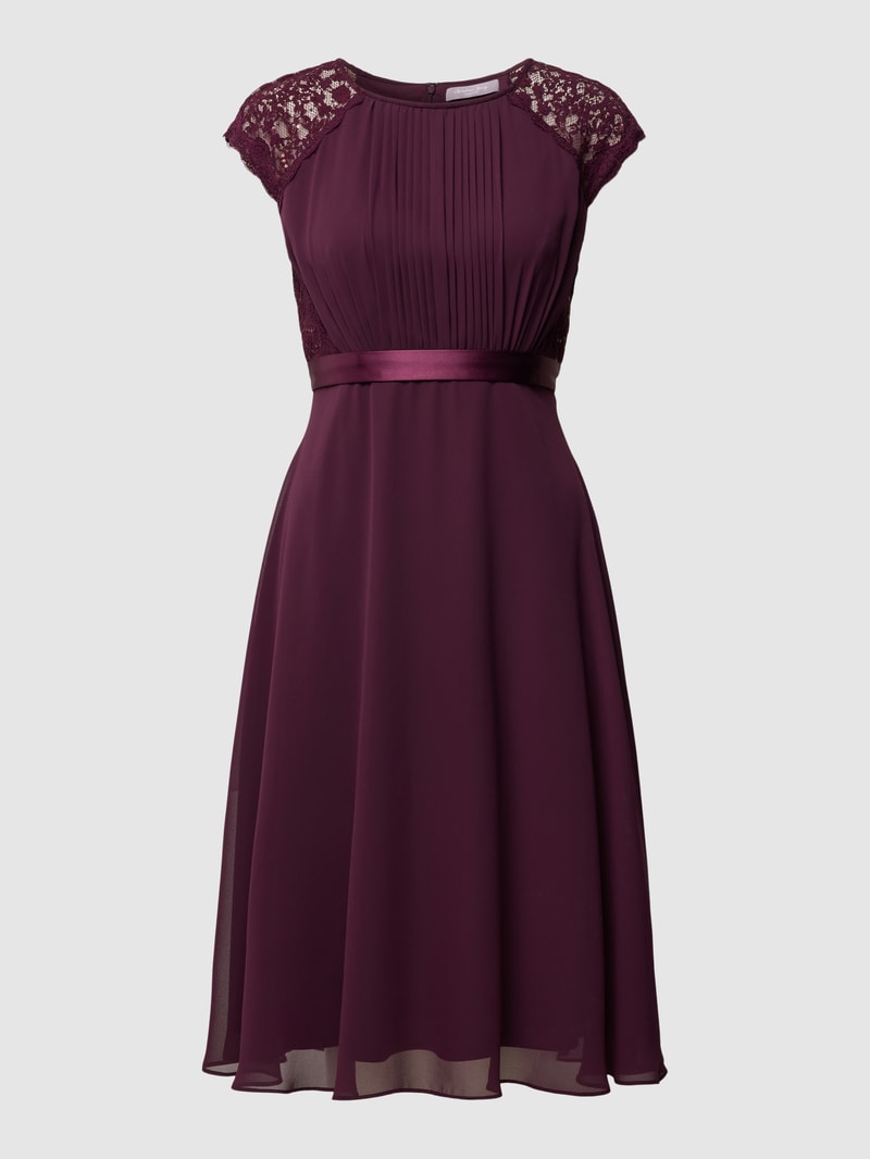 Cocktailkleid mit Spitzenbesatz in aubergine