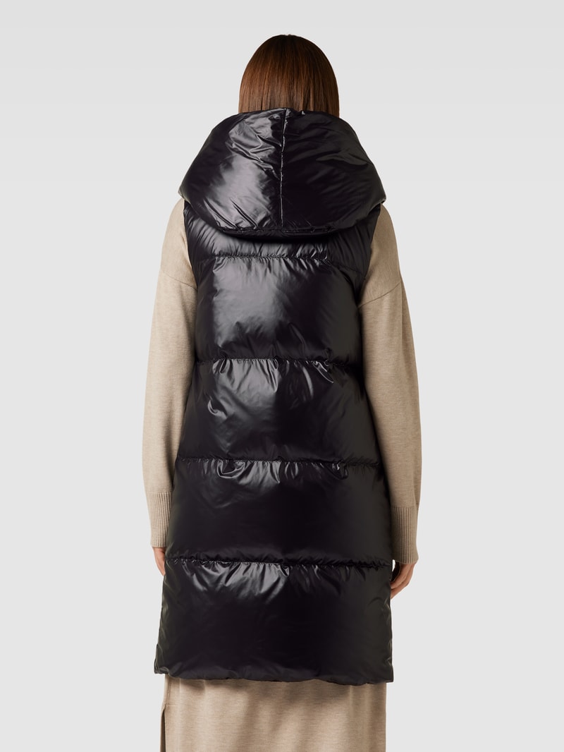 Daunenmantel im ärmellosen Design Modell 'Paholina' in schwarz