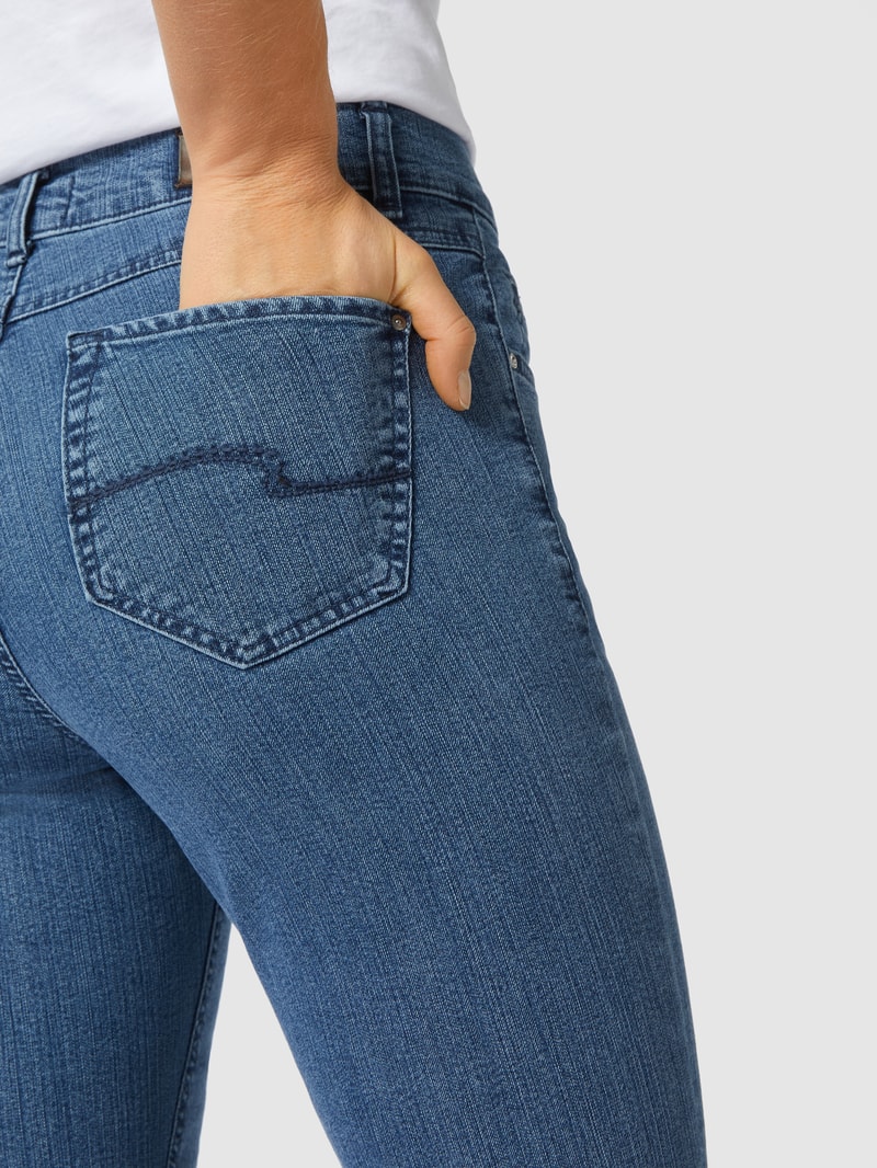Jeans mit Stretch-Anteil in blau