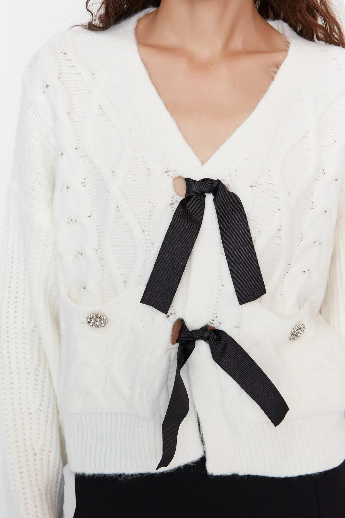 Trendyol Collection  Ecrufarbener Strickpullover mit Bindedetail