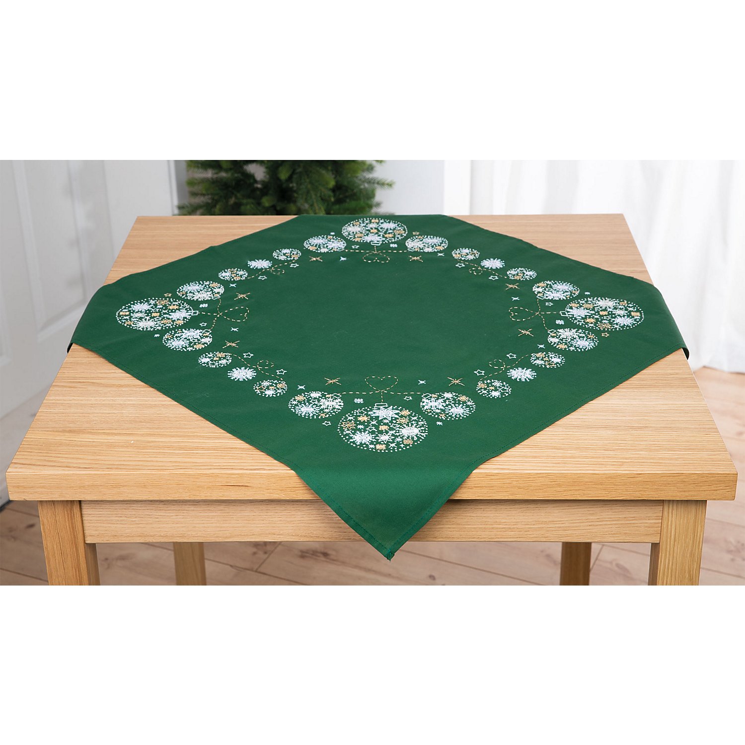 buttinette Stickmitteldecke 