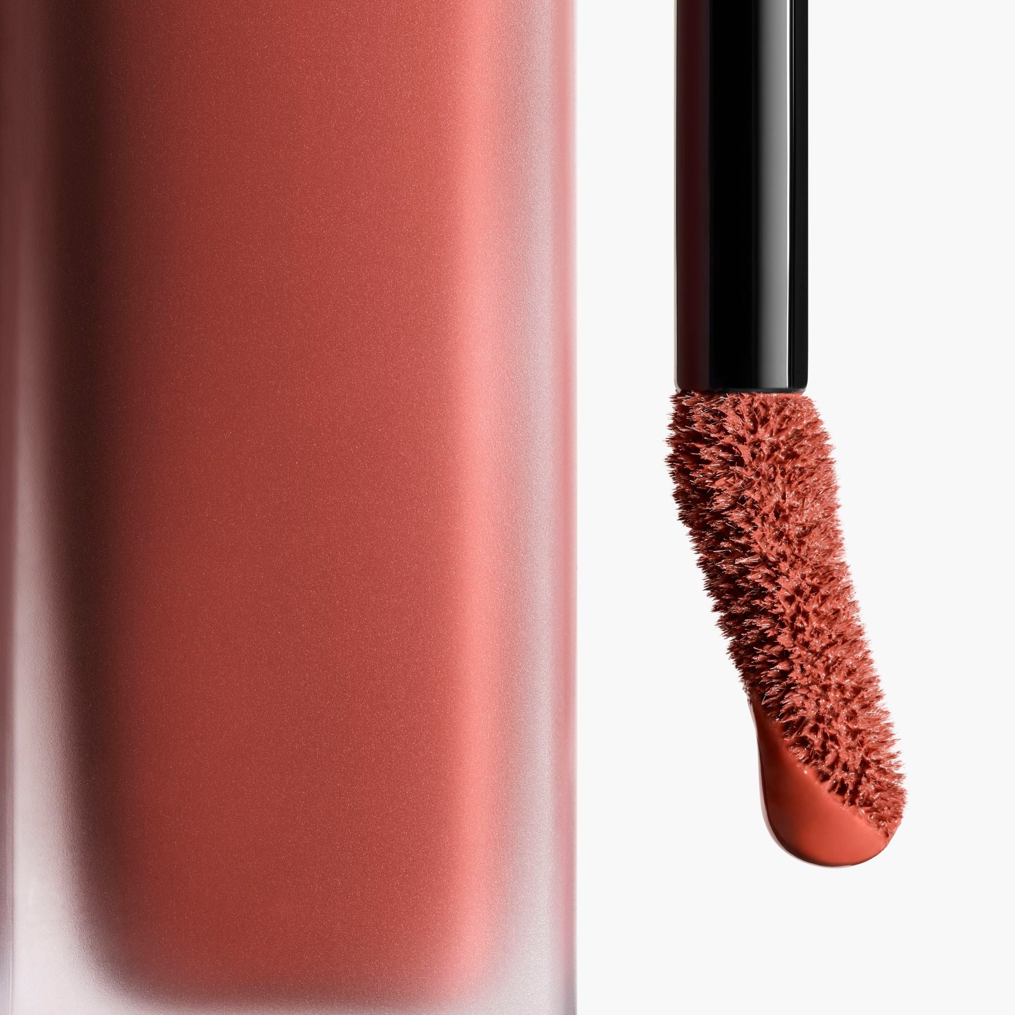 ROUGE ALLURE LIQUID VELVET - AZ ULTRA HOSSZAN TARTÓ, INTENZÍV MATT FOLYÉKONY RÚZS