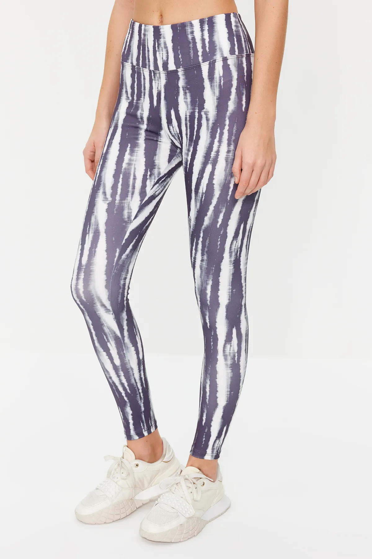 Trendyol Collection  Helle anthrazitfarbene Recovery-gemusterte gestrickte Sport-Leggings in voller Länge TWOSS20TA0089