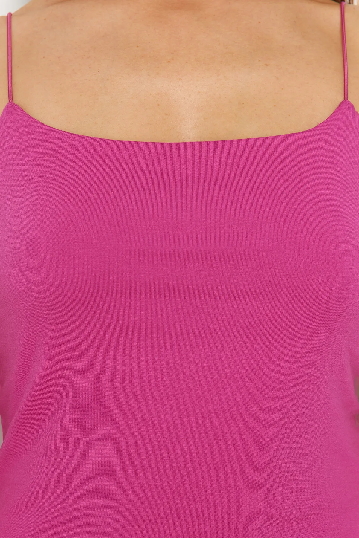Trendyol Collection  Fuchsiafarbenes Trägertop aus Strick mit Stretchanteil und normaler Passform TWOSS24AL00024