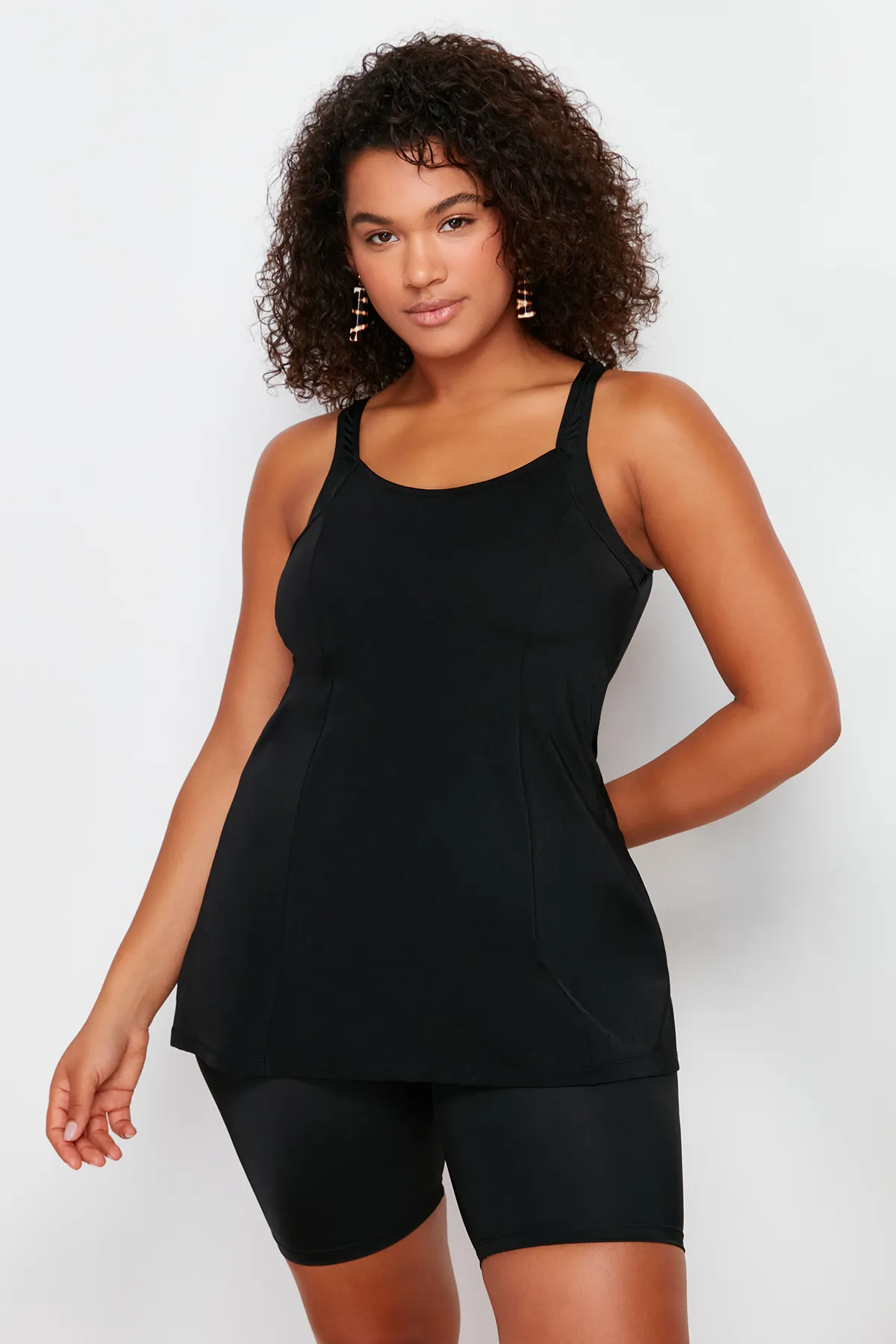 Trendyol Curve  Schwarzer Tankini mit U-Ausschnitt TBBSS24AM00019