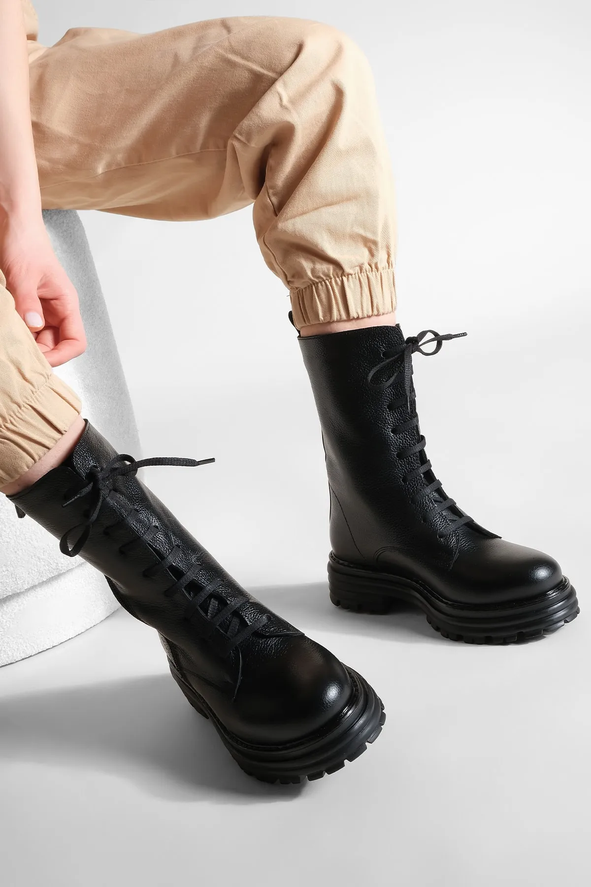 Marjin  Damenstiefel aus echtem Leder mit Reißverschluss und Schnürung, dicke Sohle, Alltagsstiefel Viles Schwarz