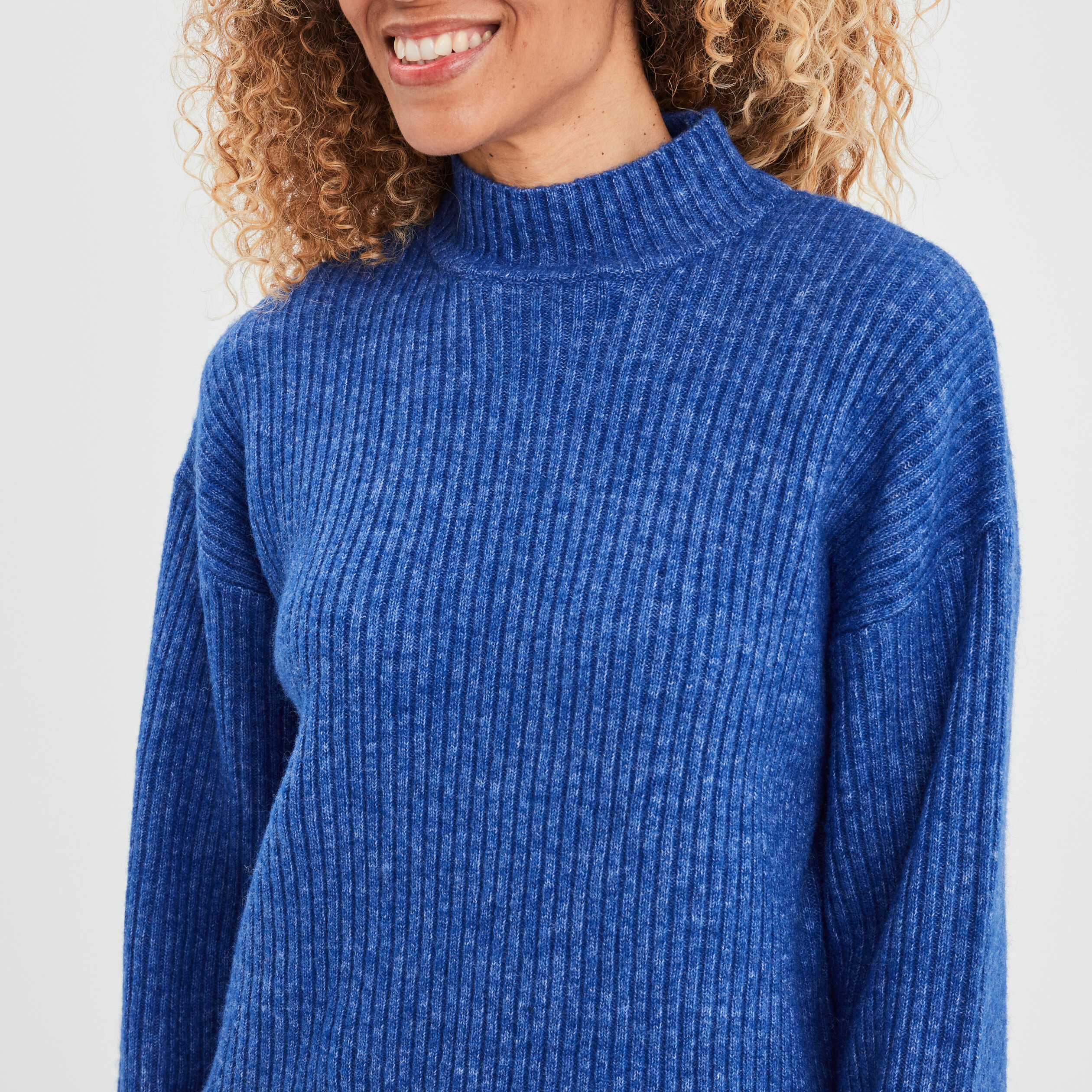 Pull côtelé col montant manches longues bleu electrique femme | La Halle