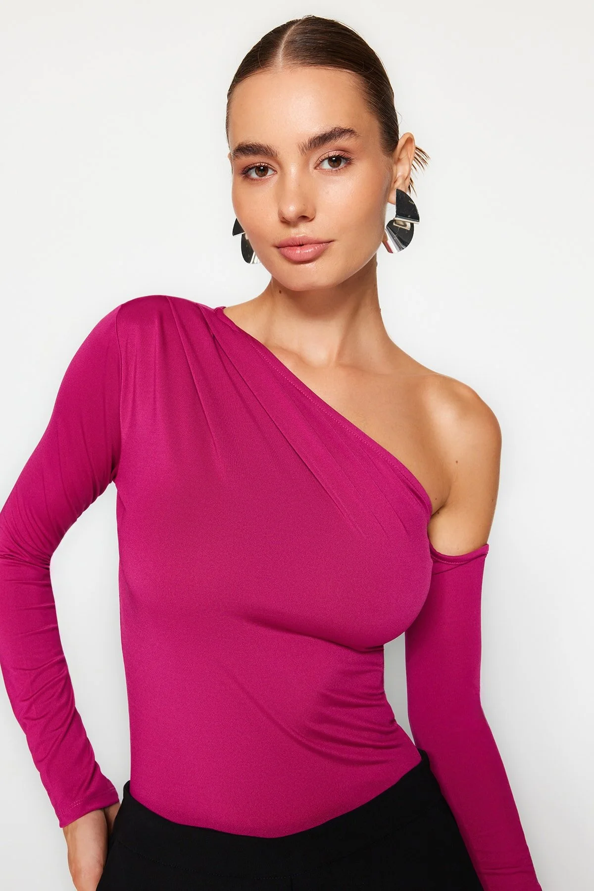 Trendyol Collection  Fuchsia Asymmetrischer Kragen Langarm Stretch Strick Body mit Druckknöpfen TWOAW22BD0080