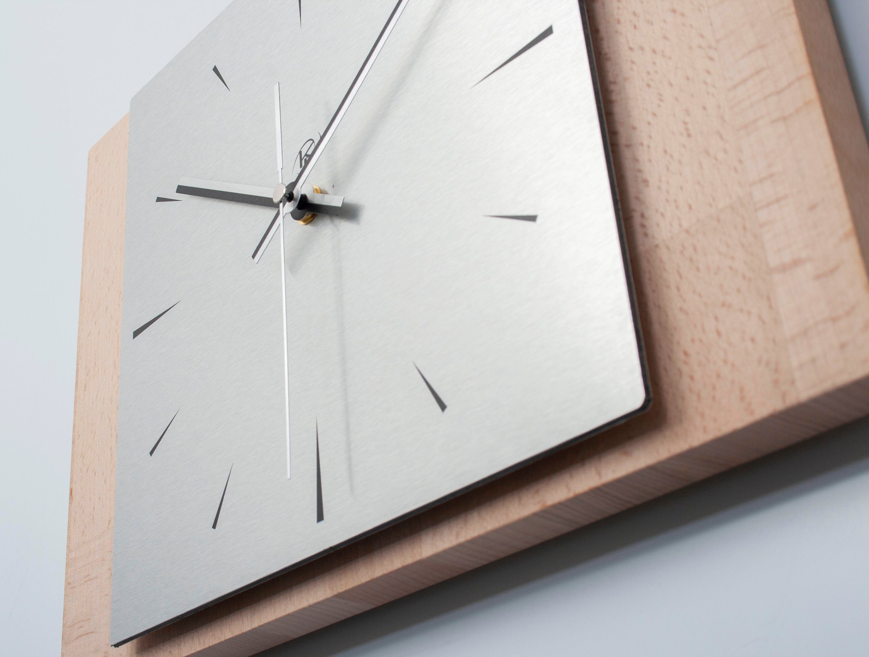 Kreative Feder Wanduhr Designer-Wanduhr Modern aus hochwertigem Massivholz (ohne Ticken; Funk- oder Quarzuhrwerk; elegant, außergewöhnlich, modern)