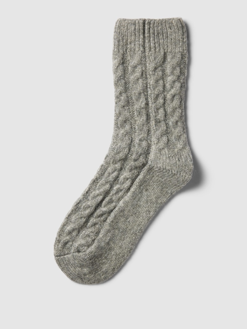 Socken mit Zopfmuster in hellgrau