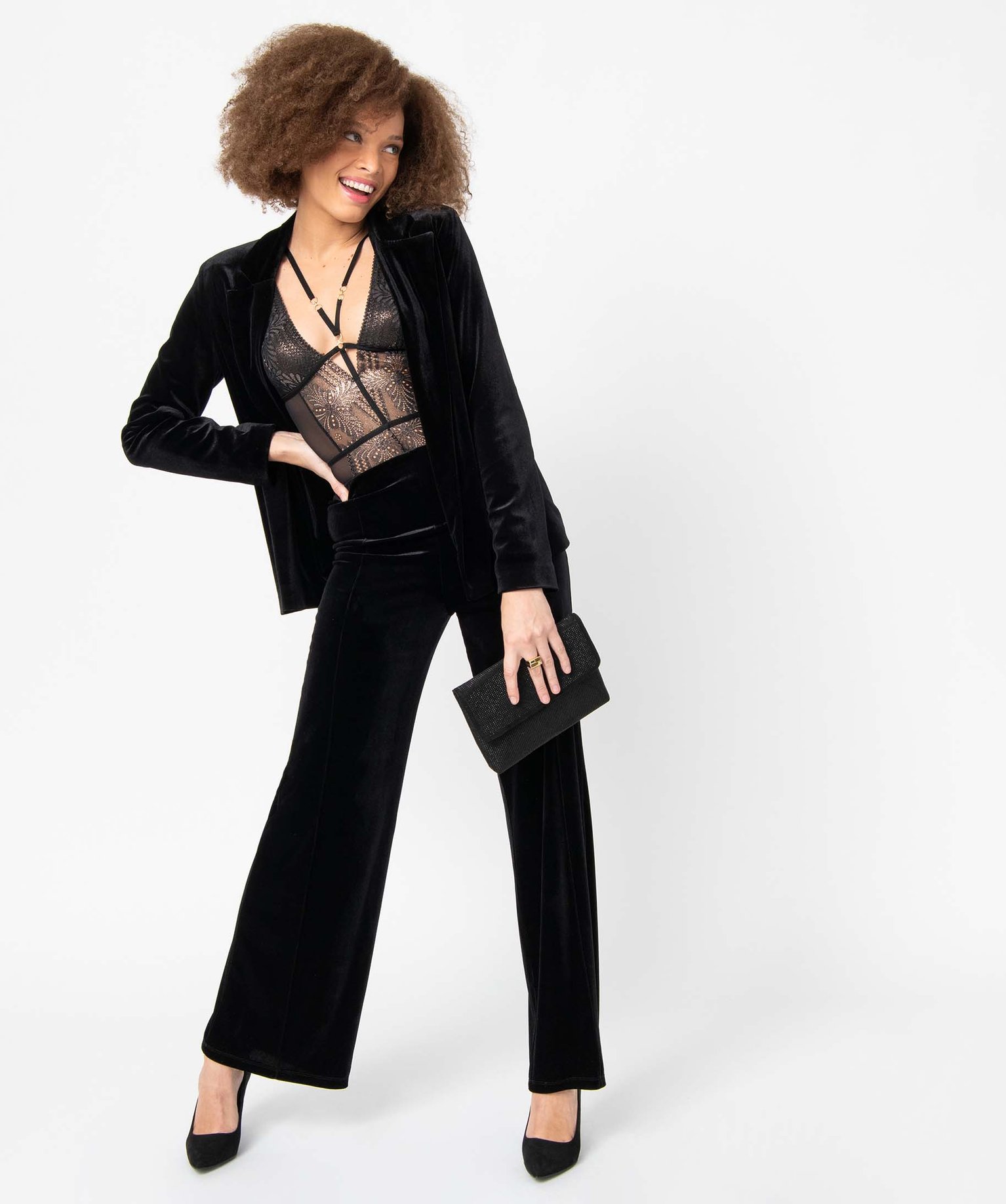 Blazer femme en velours porté ouvert noir | GEMO