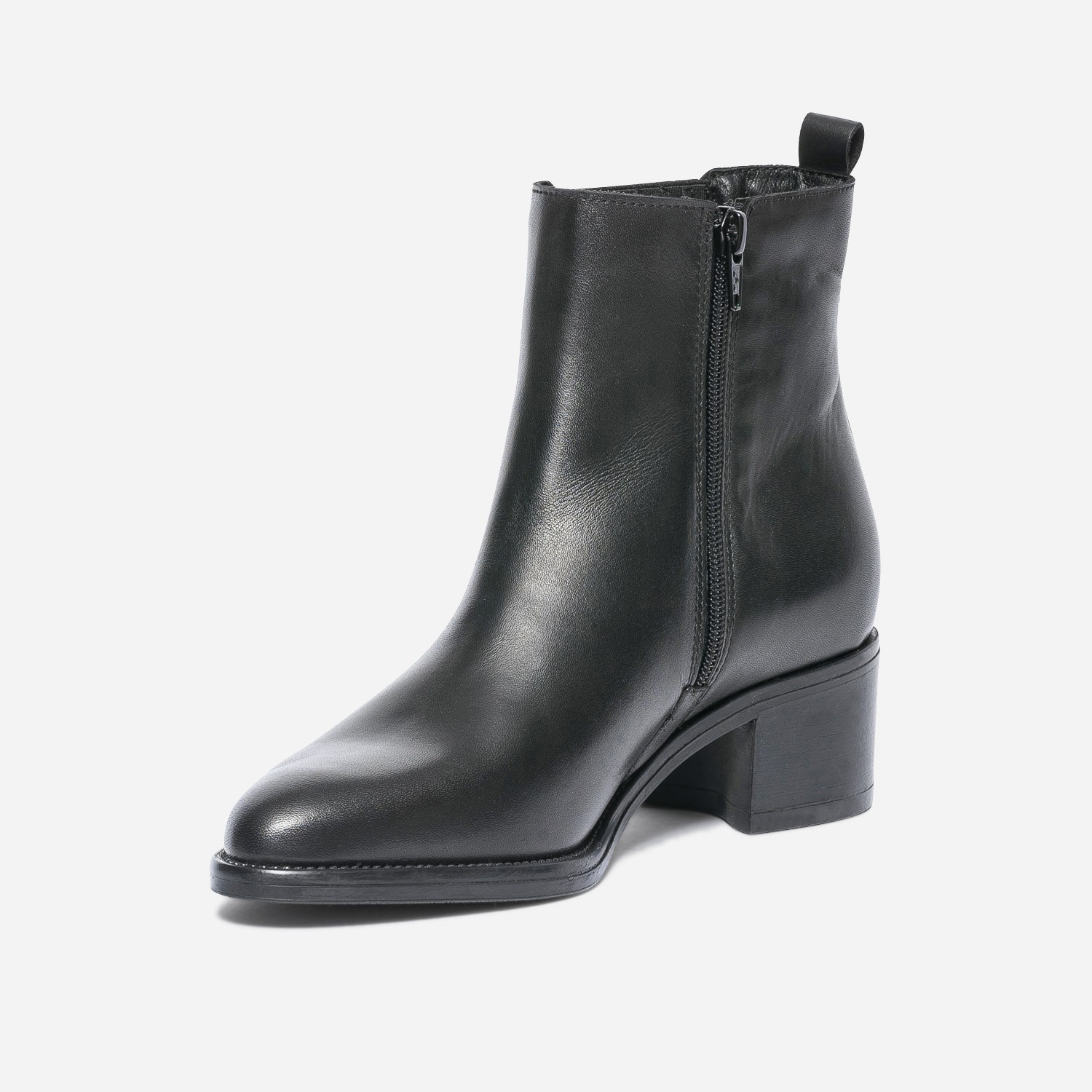 Boots noir en cuir avec élastique cousu