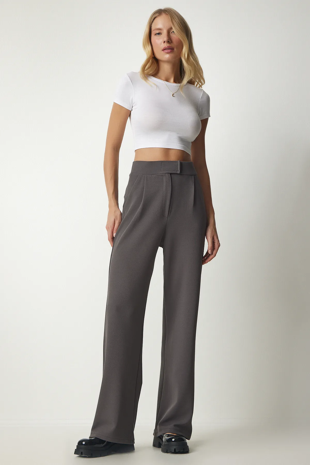 Happiness İstanbul  Bequeme gewebte Damenhose in Anthrazit mit Klettverschluss an der Taille RV00150