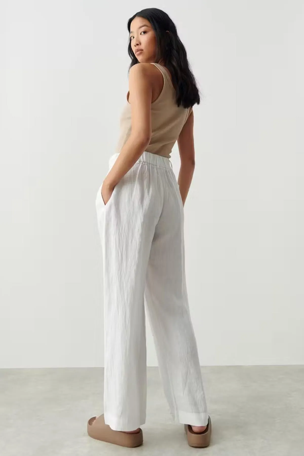 Madmext  Weiße Damenhose mit weitem Bein und Gürtel MG2021