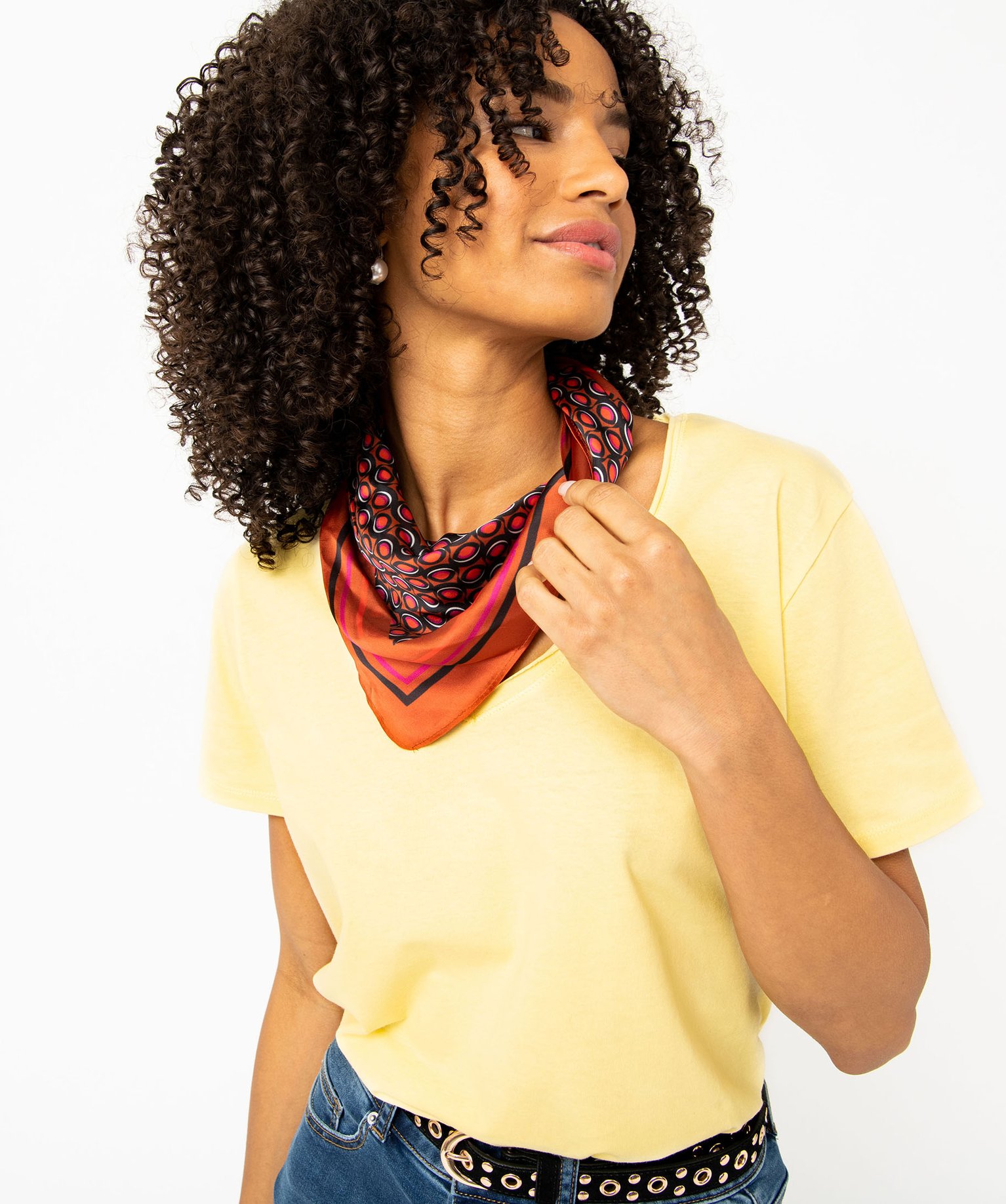 Tee-shirt femme à manches courtes avec col V roulotté jaune | GEMO
