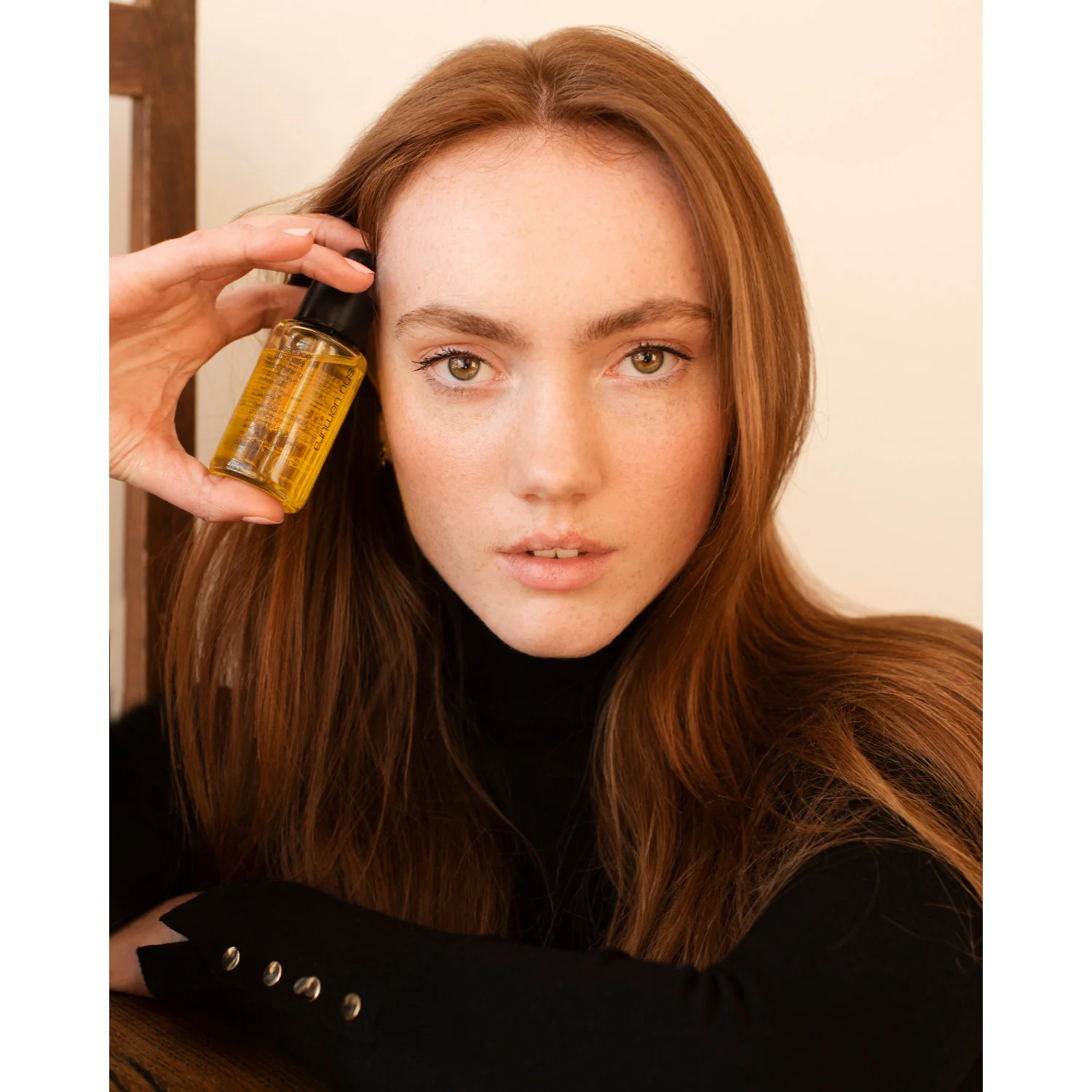 Essence Absolue Nourishing Soothing Scalp Oil Concentrate - ulje za kosu prije šamponiranja