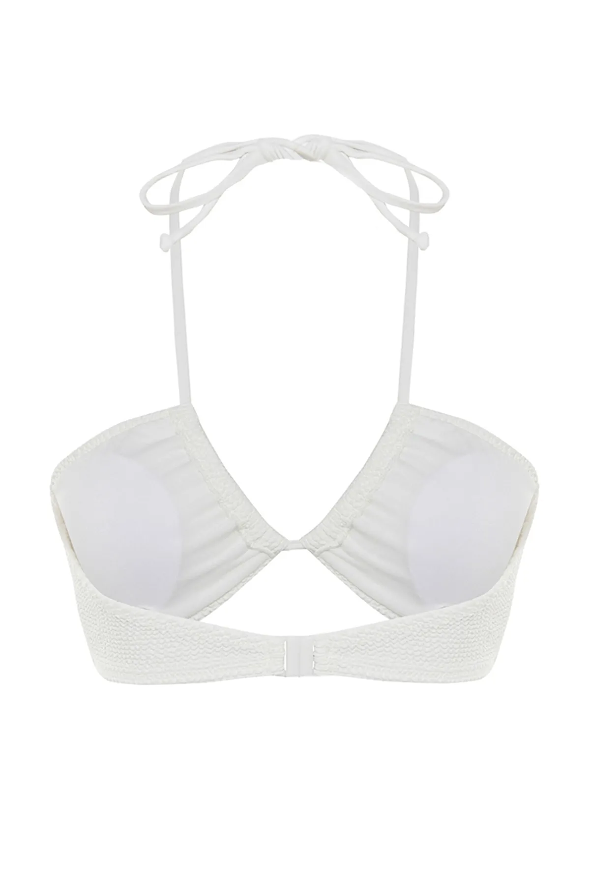 Trendyol Collection  Weißes, trägerloses, strukturiertes Bikinioberteil mit Ausschnitten/Fenstern TBESS23BU00247