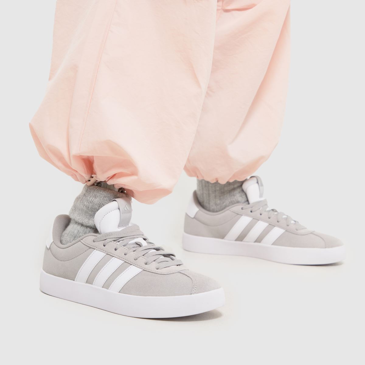 adidas VL COURT 3.0 cipők világosszürke színben