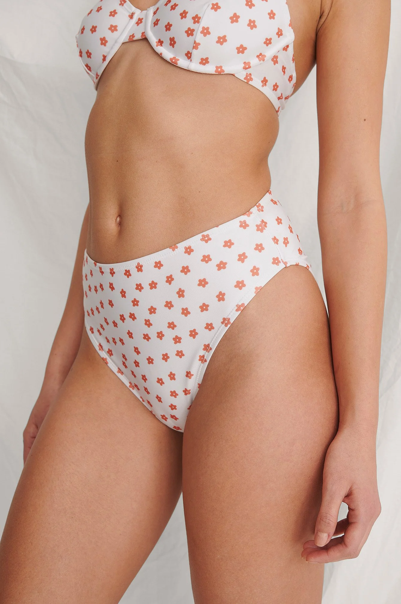 Recyceltes Bikini-Höschen mit hoher Taille