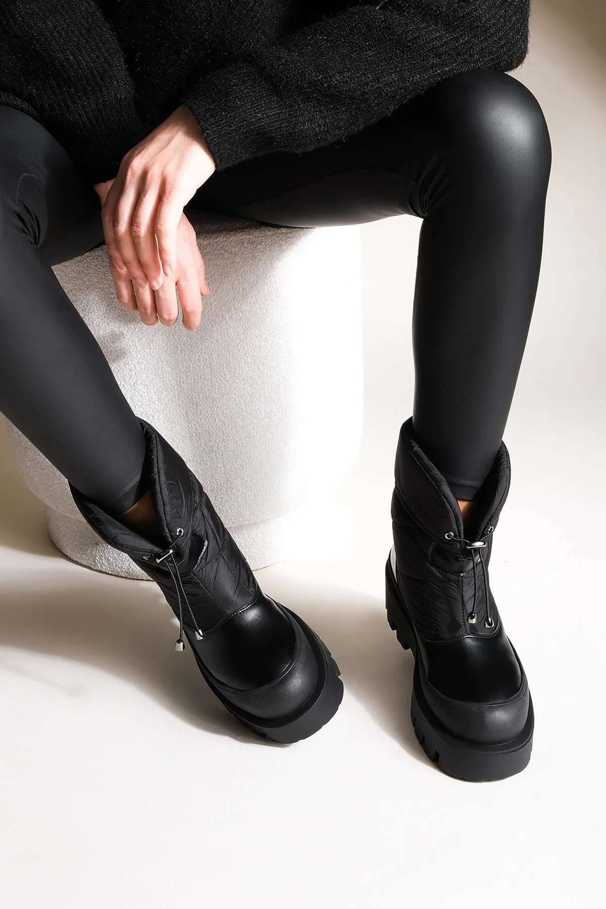 Marjin  Damen-Schneestiefel mit dicker, gezackter Sohle, Forlen schwarz