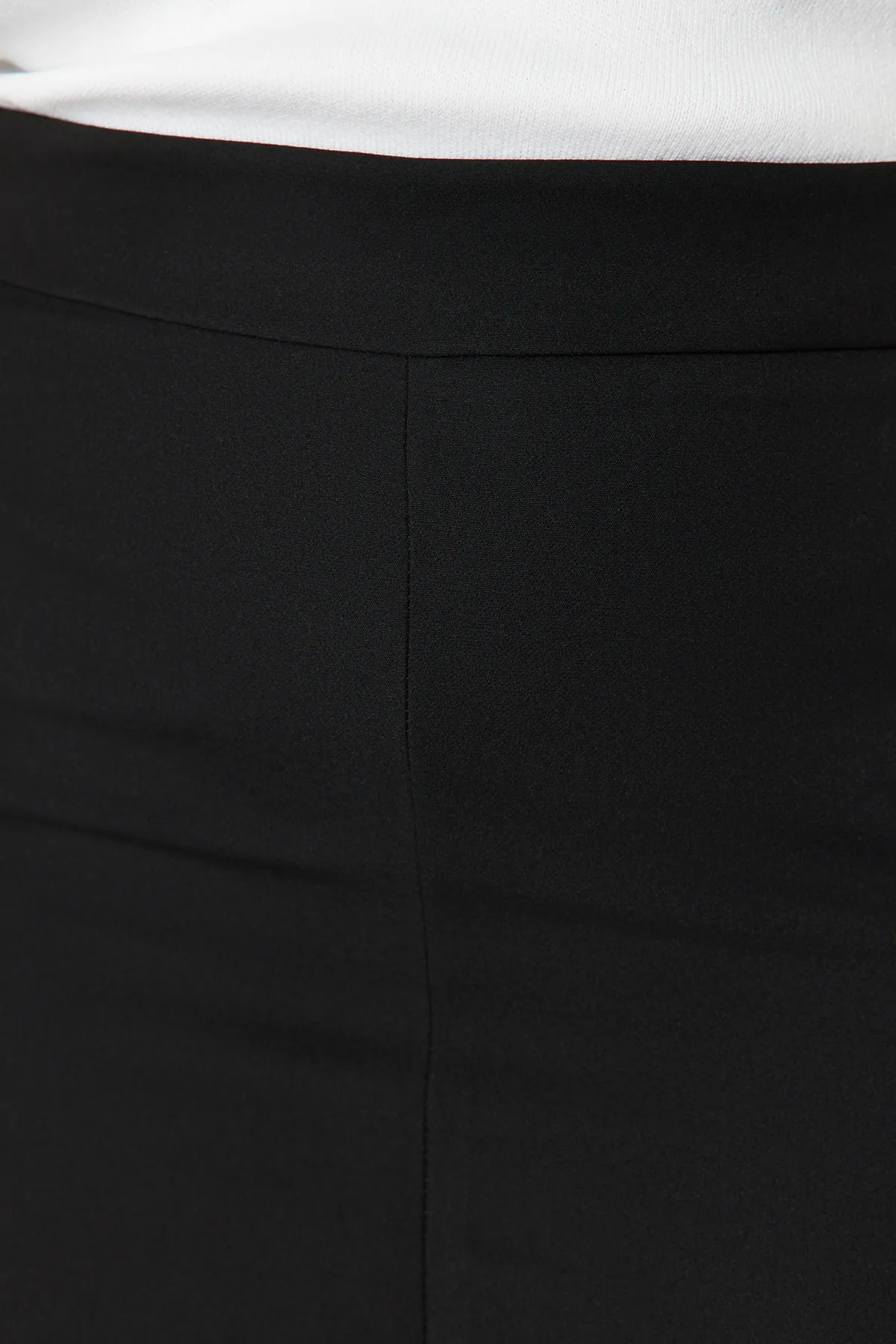 Trendyol Curve  Schwarzer gewebter Midirock mit hoher Taille TBBSS24AZ00031