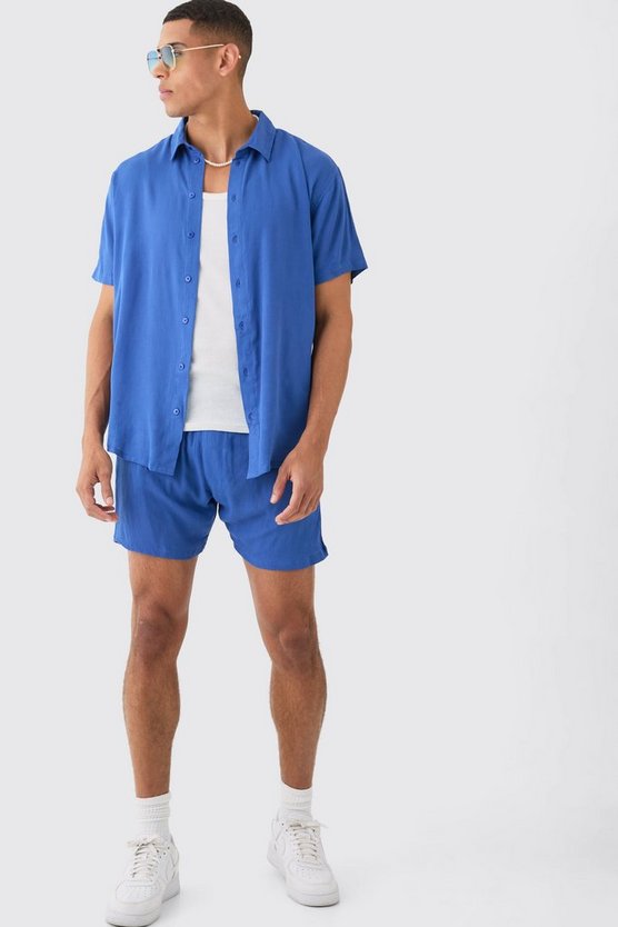 Kurzärmliges Oversize Hemd und Shorts