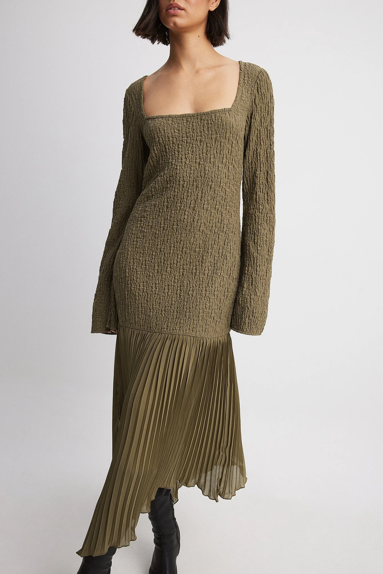 Plissiertes Midikleid aus Stoffmischung