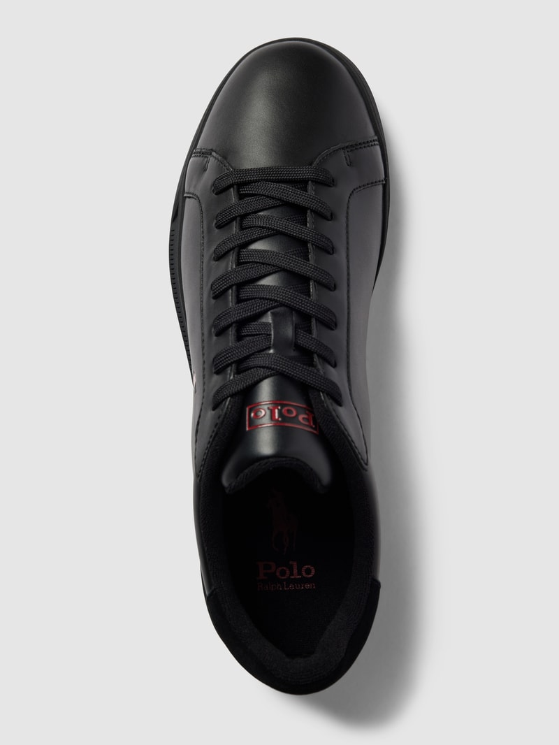 Sneaker mit Label-Details in schwarz