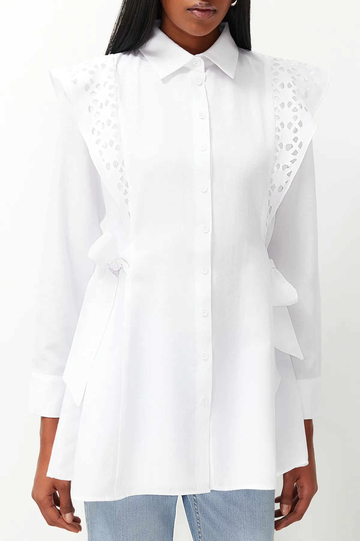 Trendyol Modest  Weißes besticktes Hemd aus gewebter Baumwolle TCTSS24TG00004
