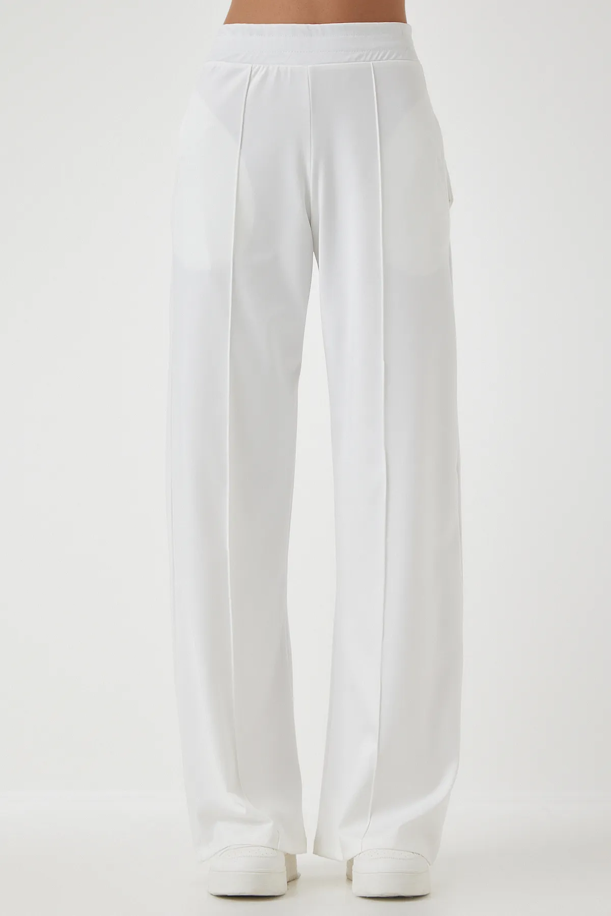 Happiness İstanbul  Weiße, dehnbare Jogginghose mit hoher Taille für Damen BF00030