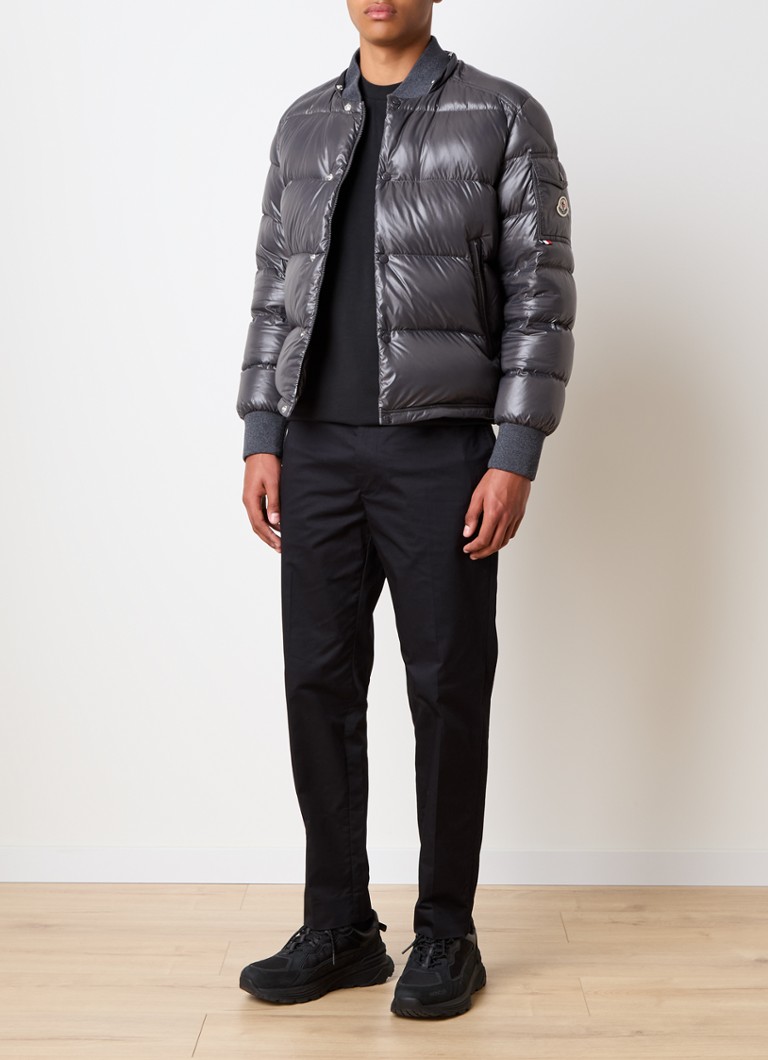 Giacca imbottita in piuma d'oca Moncler Maljasset con cappuccio removibile.