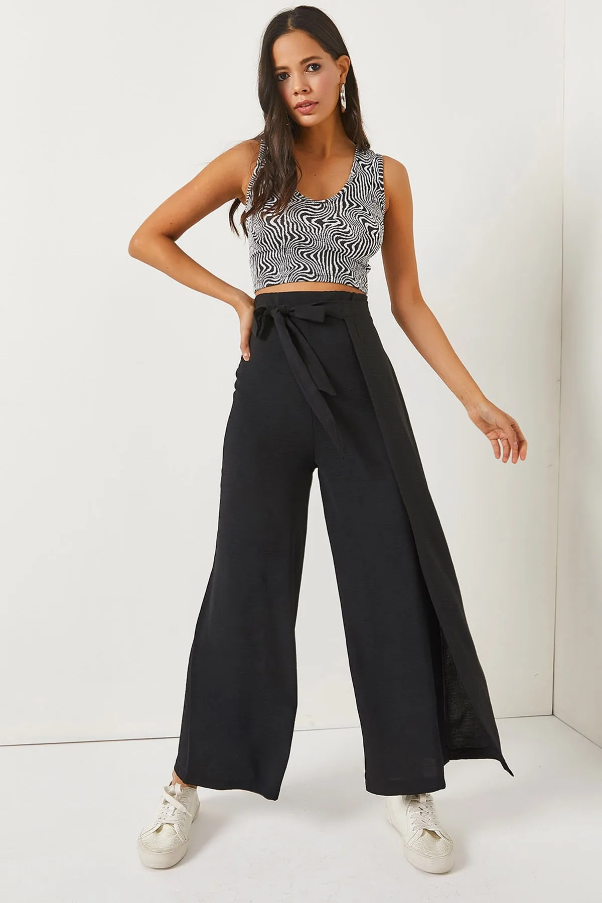 Olalook  Schwarze Palazzo-Hose mit Wickeldetails und Krawatte, PNT-19000199