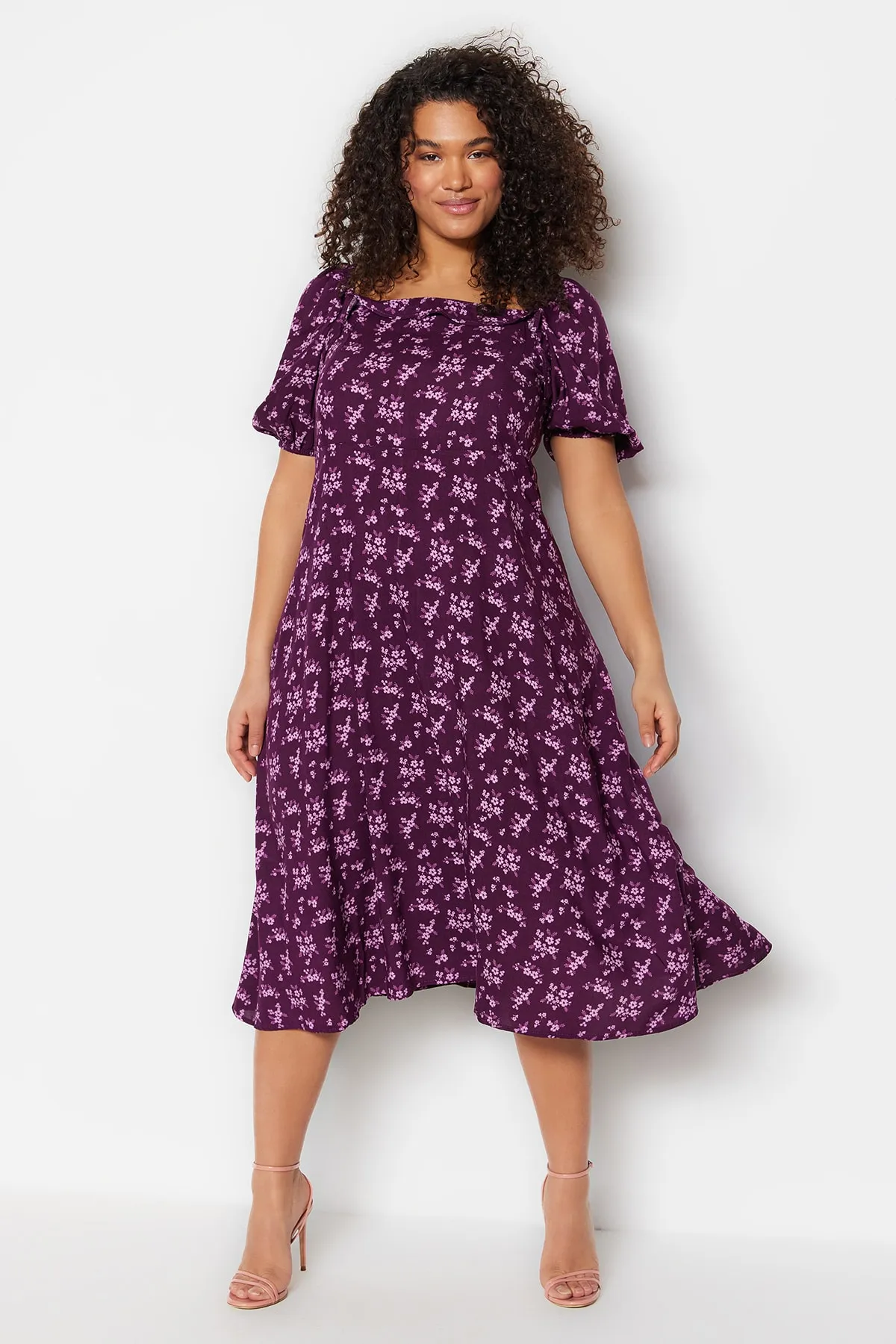 Trendyol Curve  Pflaumenfarbenes, gepunktetes gewebtes Kleid TBBSS22EL1712