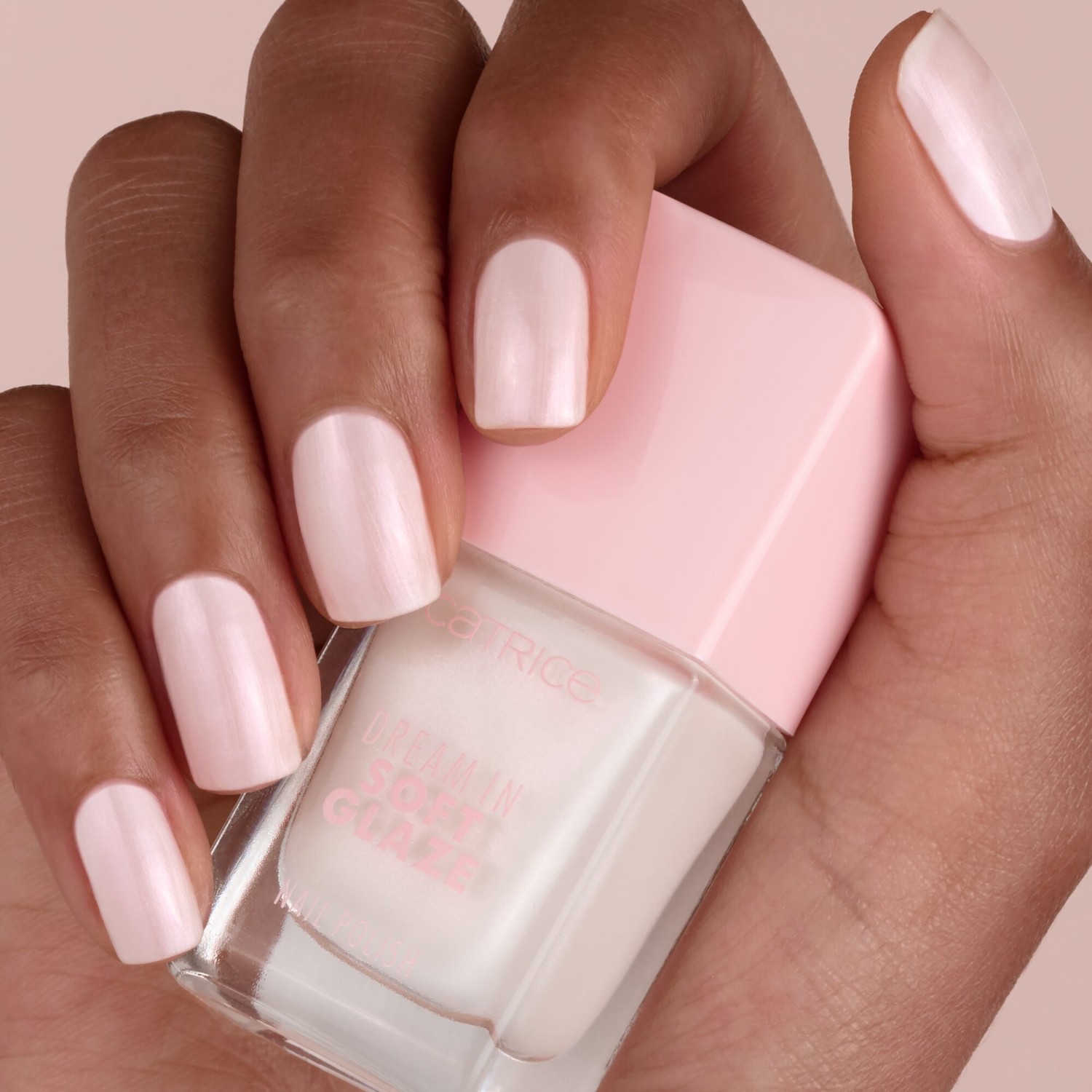 Lak na nechty Catrice Dream In Soft Glaze 010 Hailey Baby