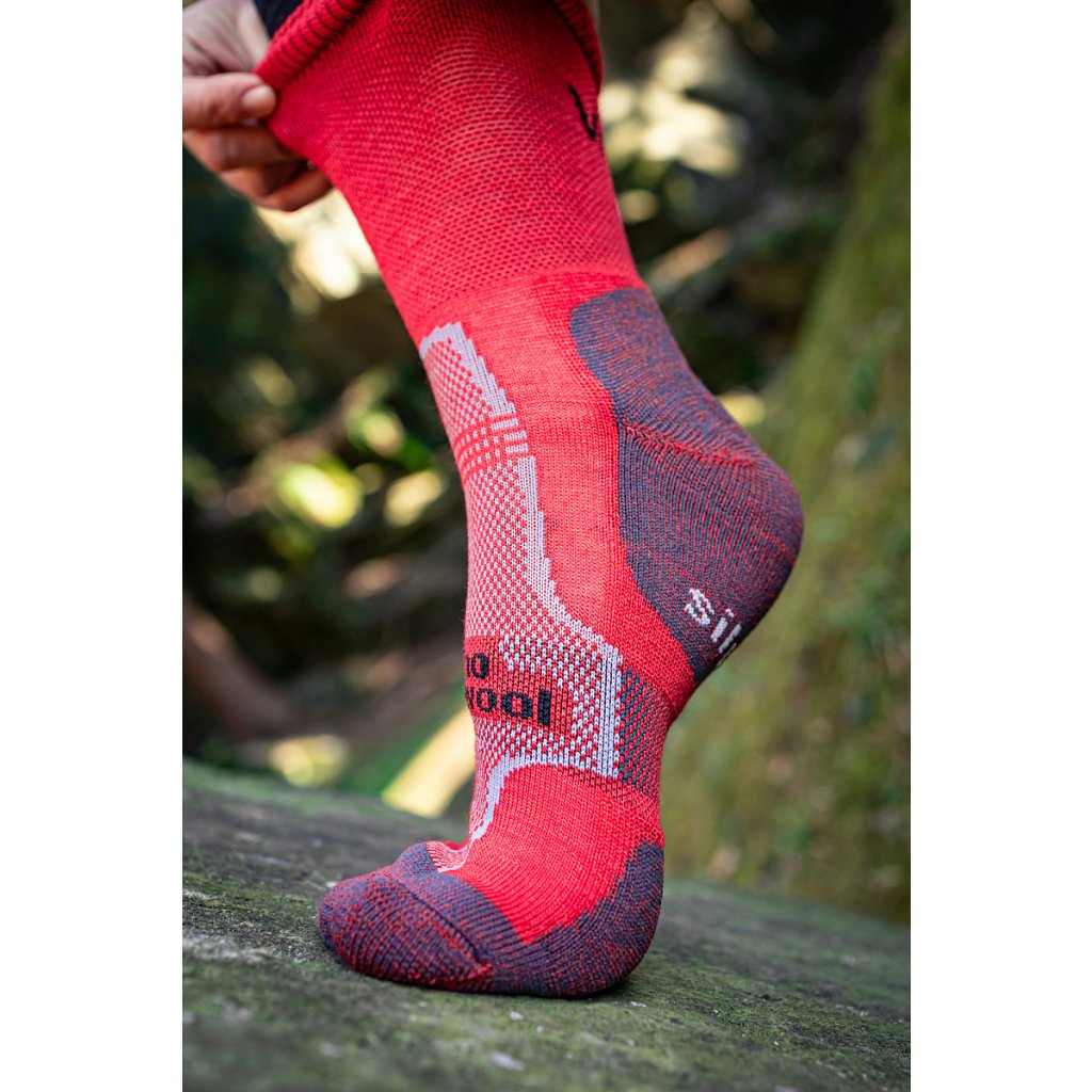 Voxx Granit rote Socken aus Merino
