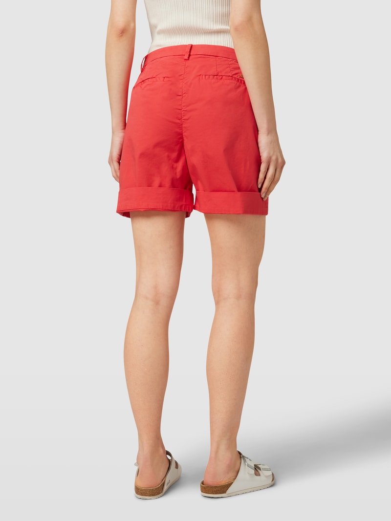 Straight Fit Bermuda mit Anhänger in metallic Modell 'JACQUELINE' in rot