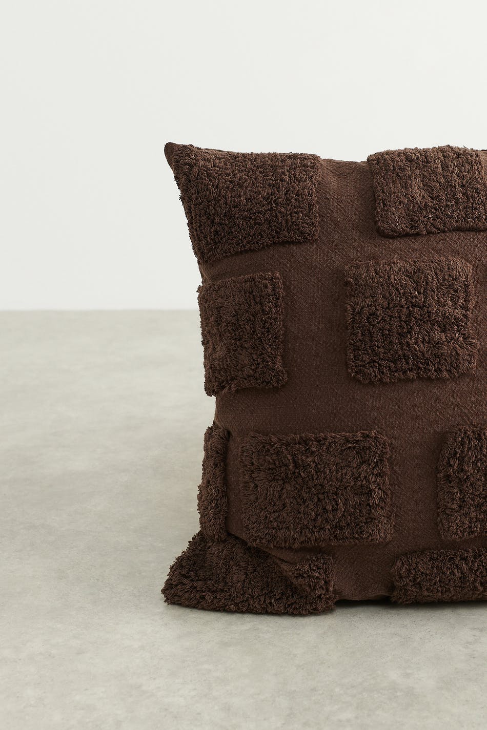 Tufted cushion cover