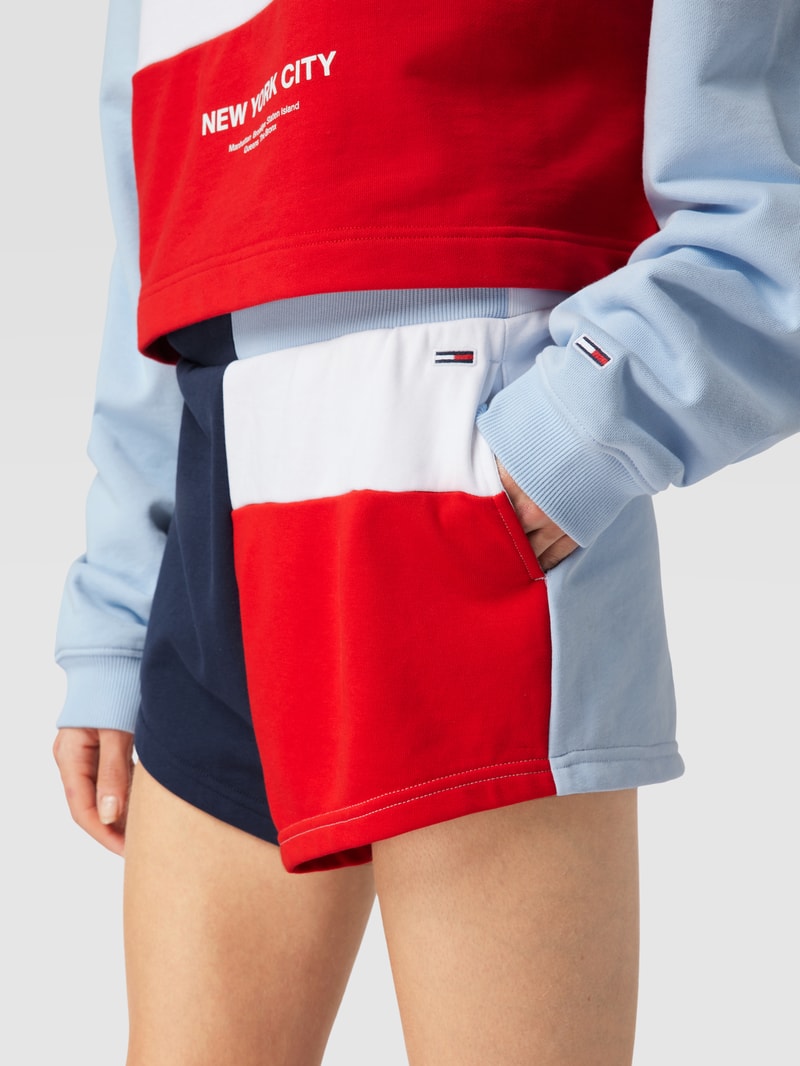 Sweatshorts mit elastischem Bund in hellblau