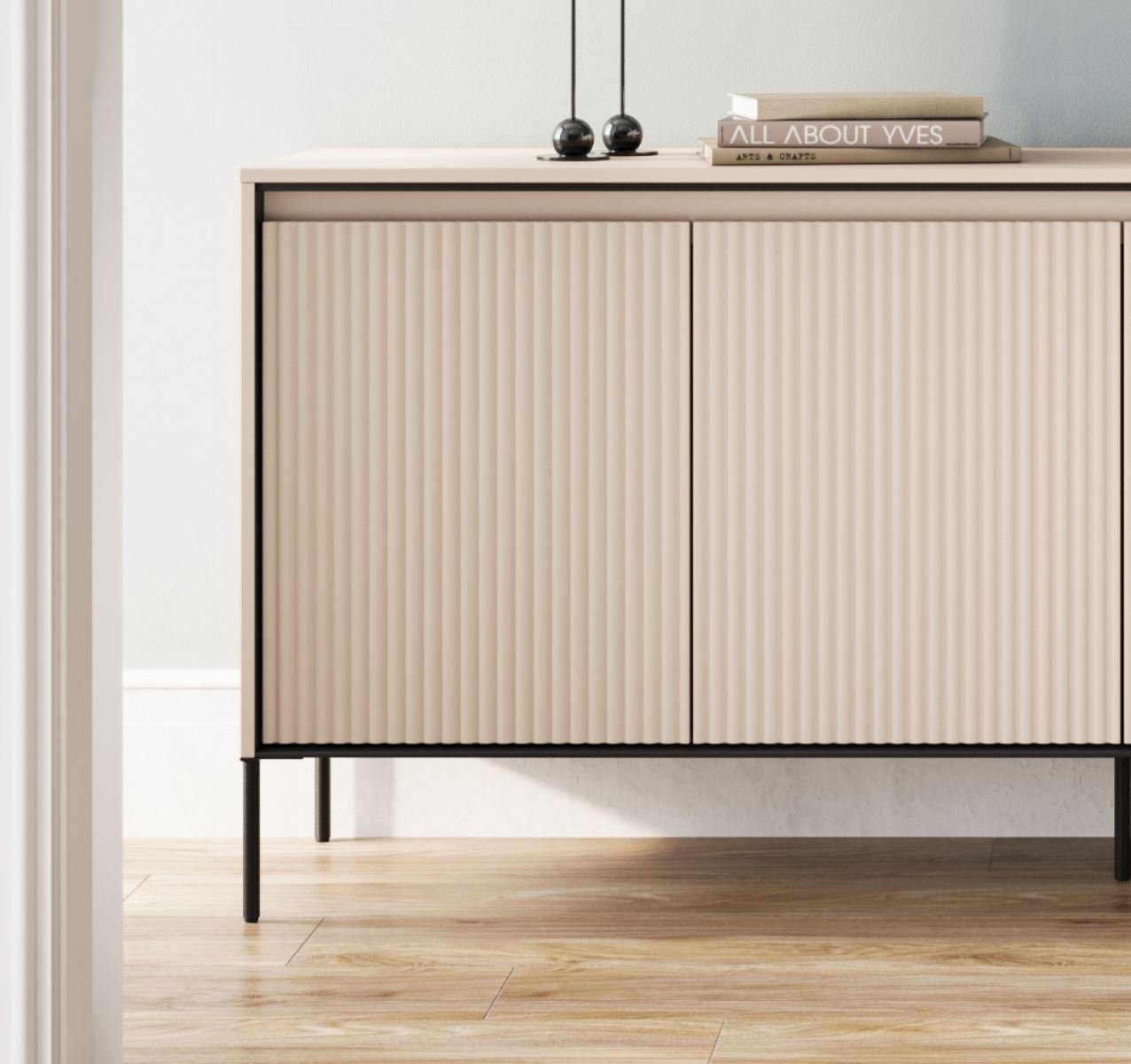 Compleo Kommode FLORE (193x40x83 cm) mit 4 Türen, Metallfüße, LED-Beleuchtung