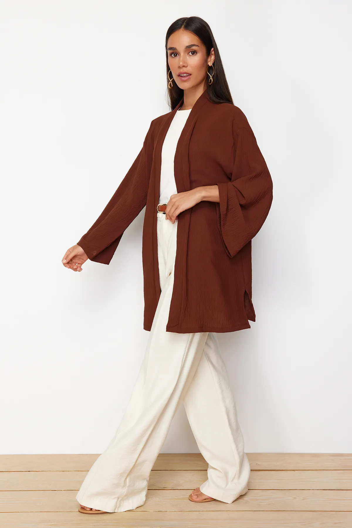 Trendyol Modest  Brauner gewebter Kimono in Leinenoptik TCTSS24KK00004